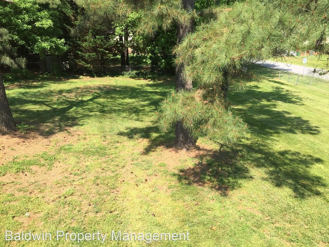 Building Photo - 3 br, 2 bath House - 1516 Royal Ridge Dr.