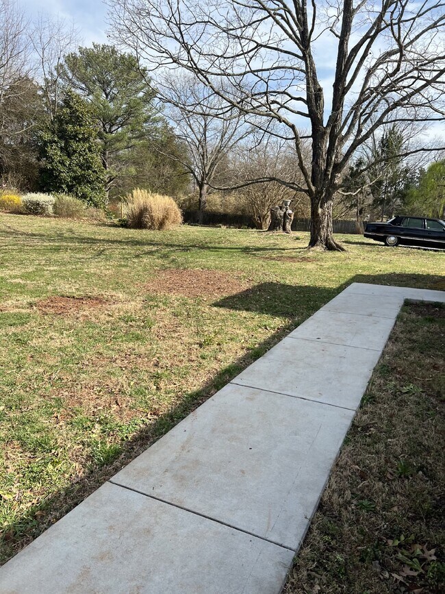 Foto del edificio - 3 Bdrm / 2 Bath House Available 6/20/25! N...