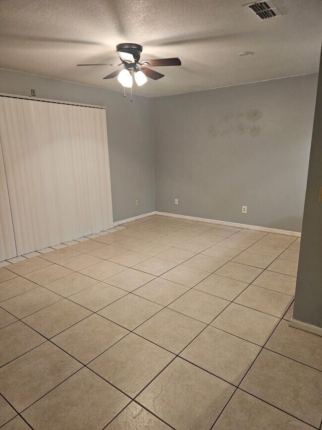 Foto del edificio - Summerfield Townhomes