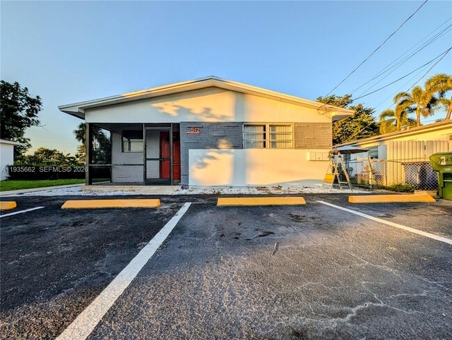 Foto del edificio - 512 SW 7th St