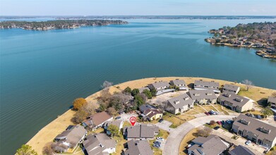 Building Photo - 17 April Point Dr N