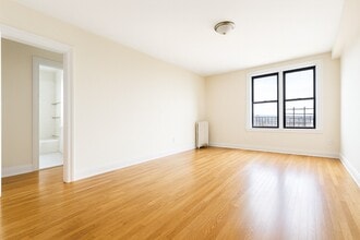 Building Photo - 500 W 140th St