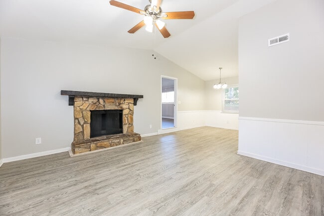 Building Photo - 122 Winterhaven Rd