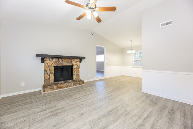 Foto del edificio - 122 Winterhaven Rd