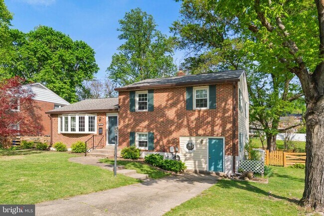 Foto del edificio - 2023 Rollingwood Rd