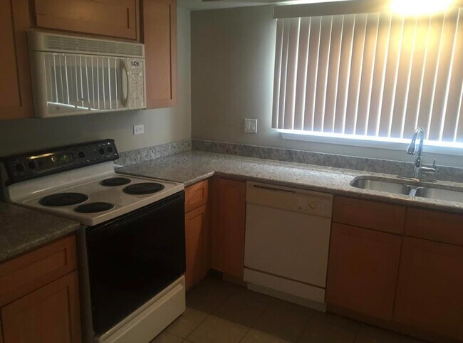 Foto del edificio - 619 Case Pl