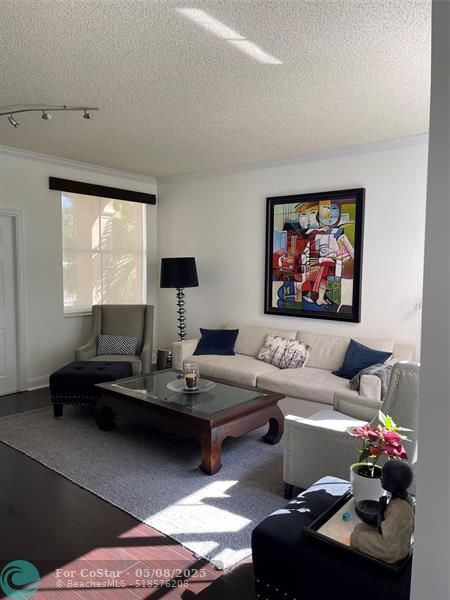Foto del edificio - 671 Vista Meadows Dr