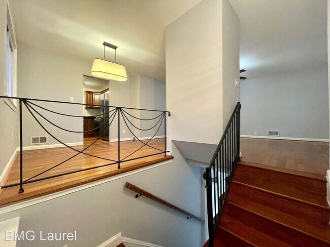 Foto del edificio - 5 br, 3 bath House - 8320 26th Ave