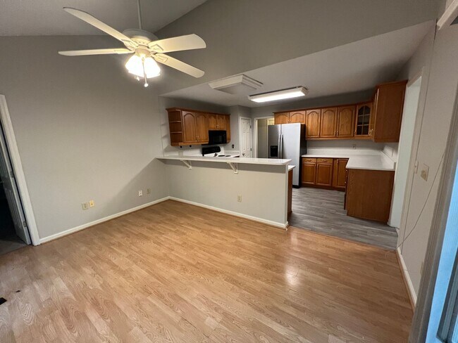 Building Photo - 4 Bedroom 2.5 Bathroom House for rent in Cary NC