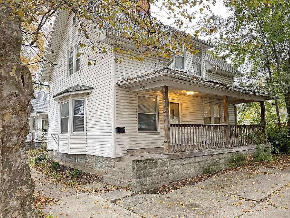 Primary Photo - 3 bedroom 1 bathroom South Toledo Home