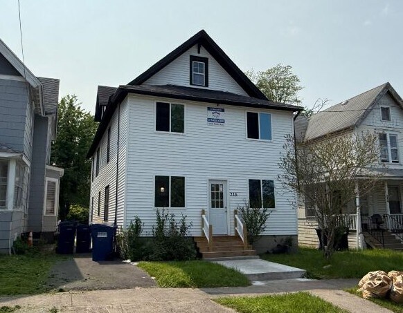 Foto del edificio - 216 Bassett St