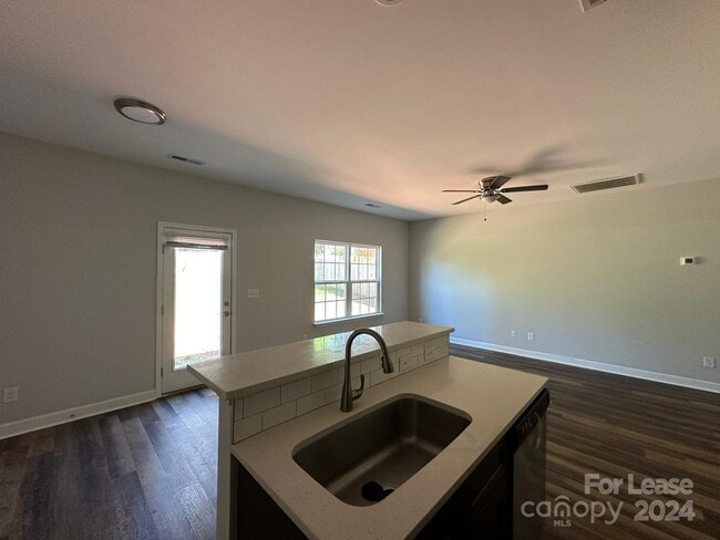 Building Photo - 617 Northway Dr