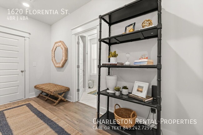 Photo - 1620 Florentia St Townhome