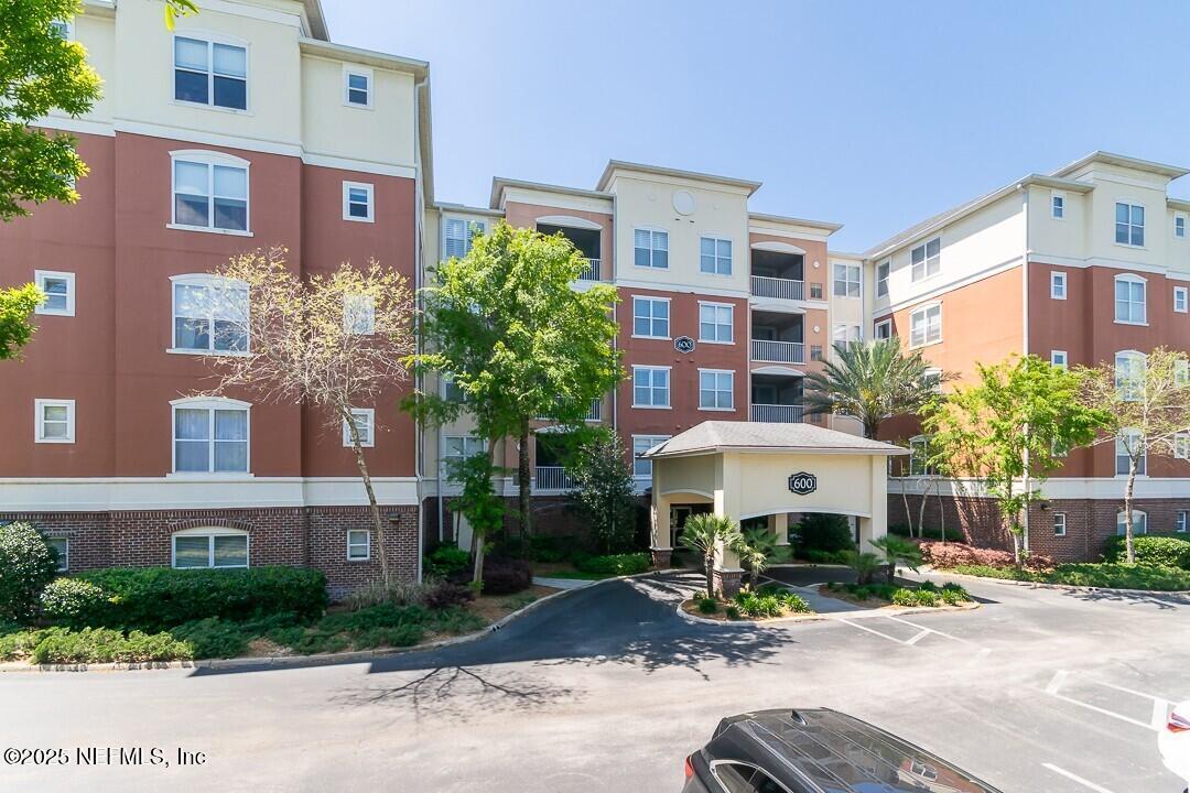 Foto principal - 4480 Deerwood Lake Pkwy