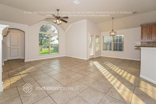 Building Photo - 807 Miramar Dr