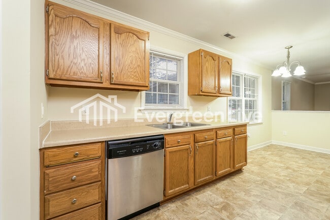 Foto del edificio - 1648 Thompson Dr