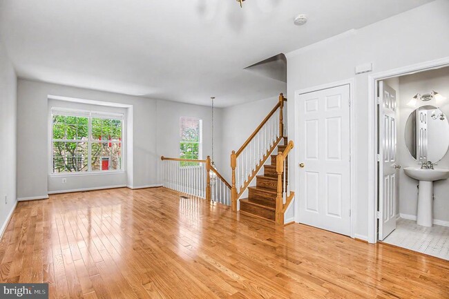 Foto del edificio - 45527 Grand Central Sq