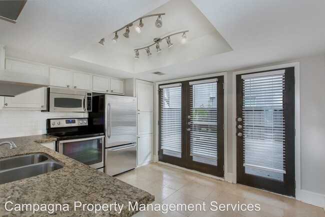 Building Photo - 10203 Regal Oaks Dr