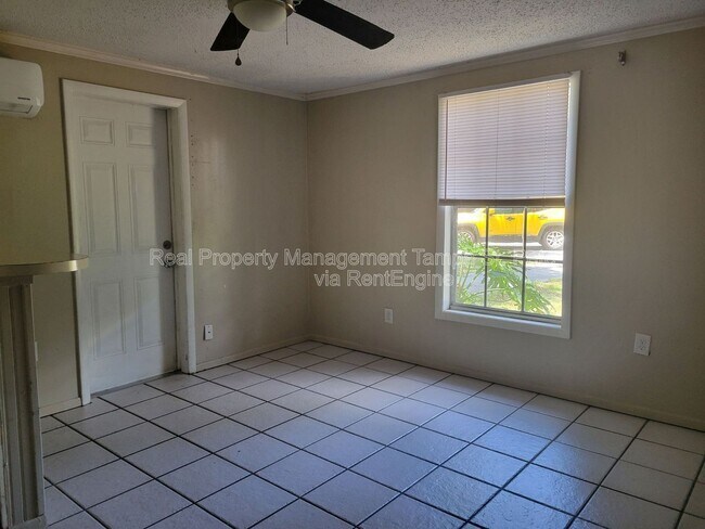 Foto del edificio - 643 Wisteria Ct