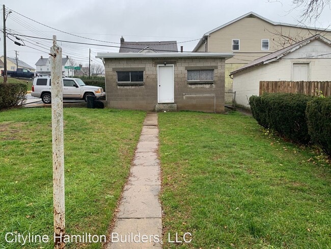 Building Photo - 4 br, 1 bath House - 32 N Front Street