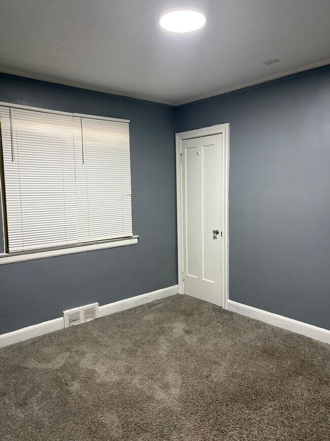Foto del edificio - 4827 Berkshire St