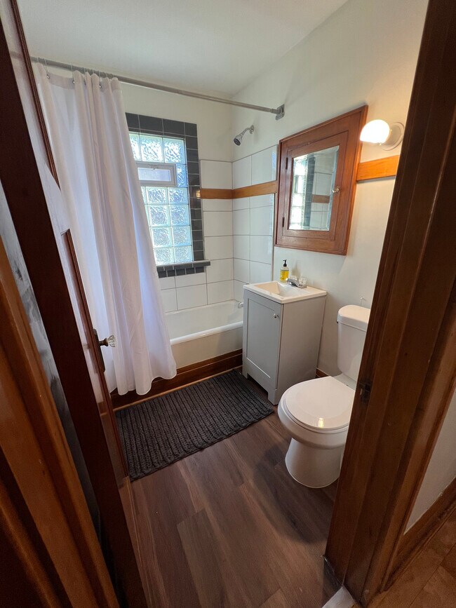 Foto del edificio - 1440 N 49th St