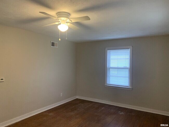 Foto del edificio - 3316 N El Vista Ave