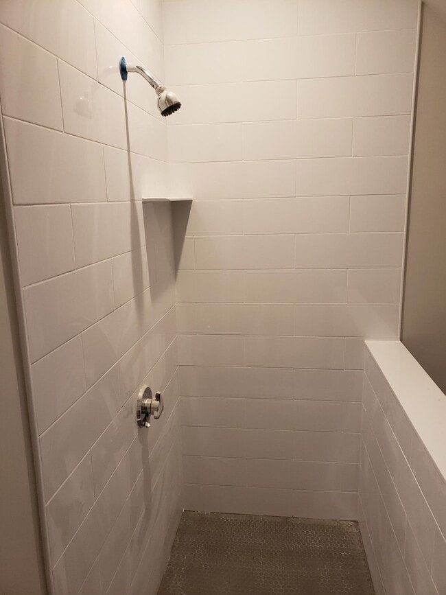 Building Photo - 120 Sutherland Rd