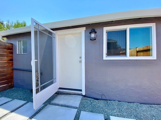 Building Photo - 1407 Vale Ave