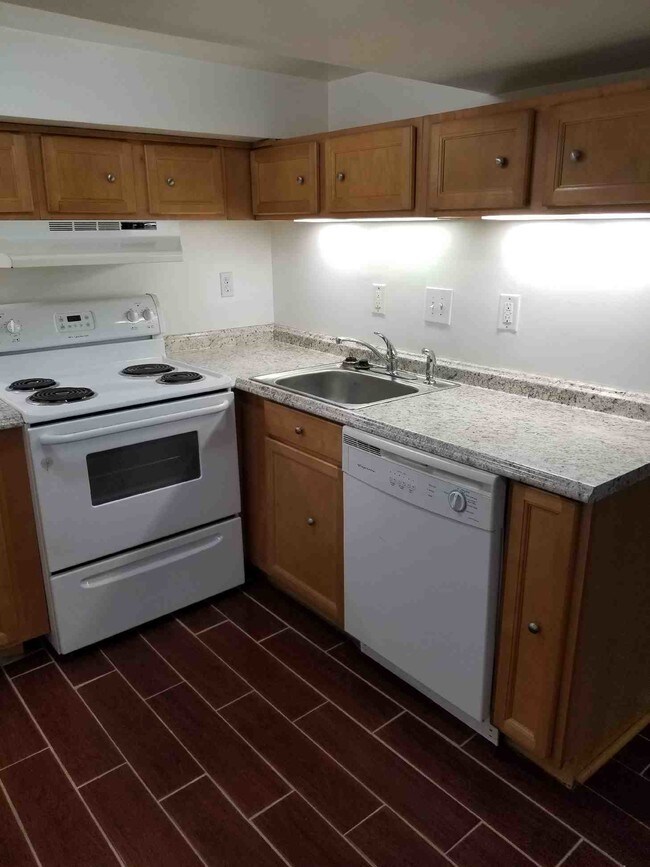 Kitchen - 247 9th St NE