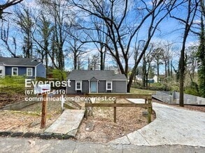 Building Photo - 2028 Arlington Cir NW