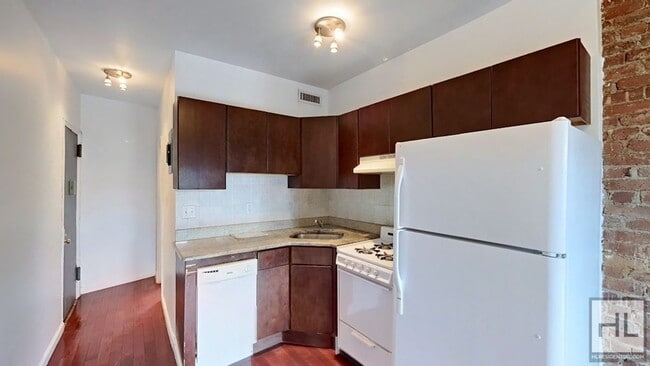 Building Photo - Crown Heights 1-Bed 1-Bath