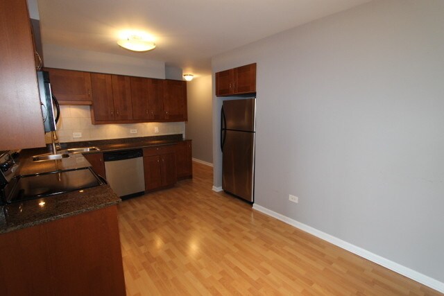 Building Photo - 410 Crescent Blvd