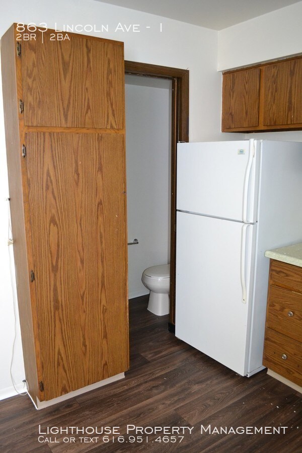Building Photo - Two Bedroom Townhouse in Holland