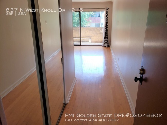 Building Photo - Lovely 2bed 2bath condo in West Hollywood!