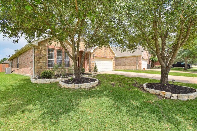 Building Photo - 17911 Serene Shore Dr