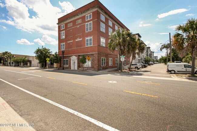 Foto del edificio - 1050 Hendricks Ave