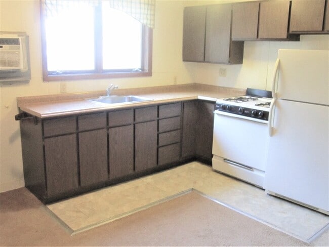 Photo - 2421 Beechwood Blvd Apartment