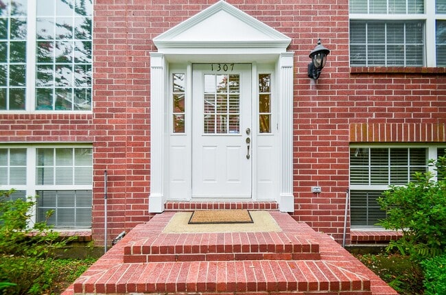 Foto del edificio - 1307 Prospect St