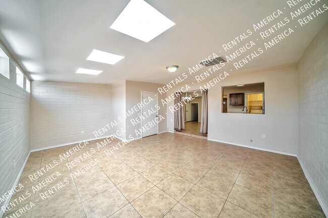 Foto del edificio - End of Summer move-in Special!