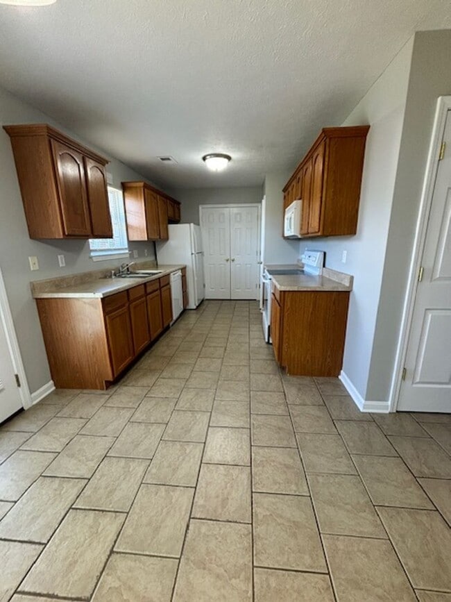 Building Photo - 145 Croghan Way