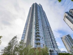Building Photo - 1408 Strathmore Mews