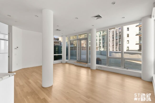 Building Photo - 525 Clinton Ave