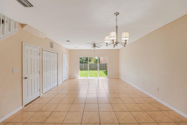 Building Photo - Beautiful 3-bedroom, 2.5-bath two-story townhouse in a well managed community