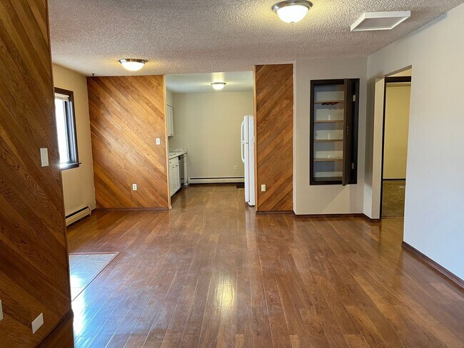 Foto del edificio - Downtown Four Bedroom Home