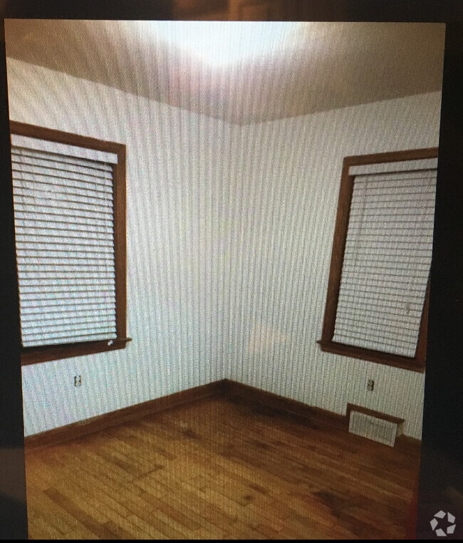 Building Photo - 831 Scenic Dr