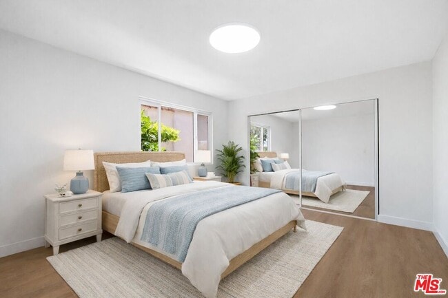 Foto del edificio - 12024 Alberta Dr