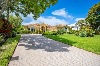 Building Photo - 25820 Creekbend Dr