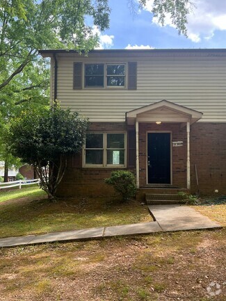 Building Photo - 112 Colonial Cir
