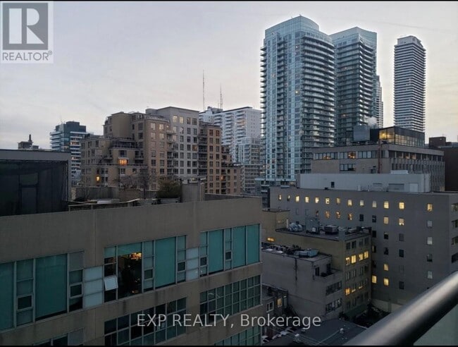 Building Photo - 185 Roehampton Ave